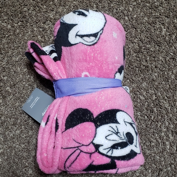 Disney Other - 2/$15 NEW Minnie Plush Blanket Sparkles Disney